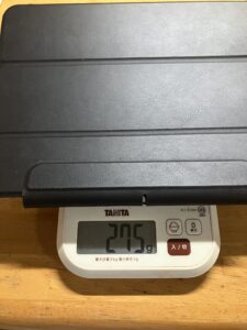 ESRケース　の重さを量っている写真